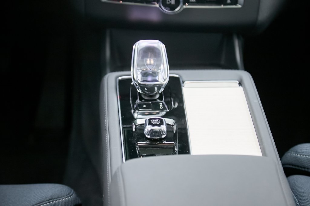 2025 VOLVO XC90 - Image 30