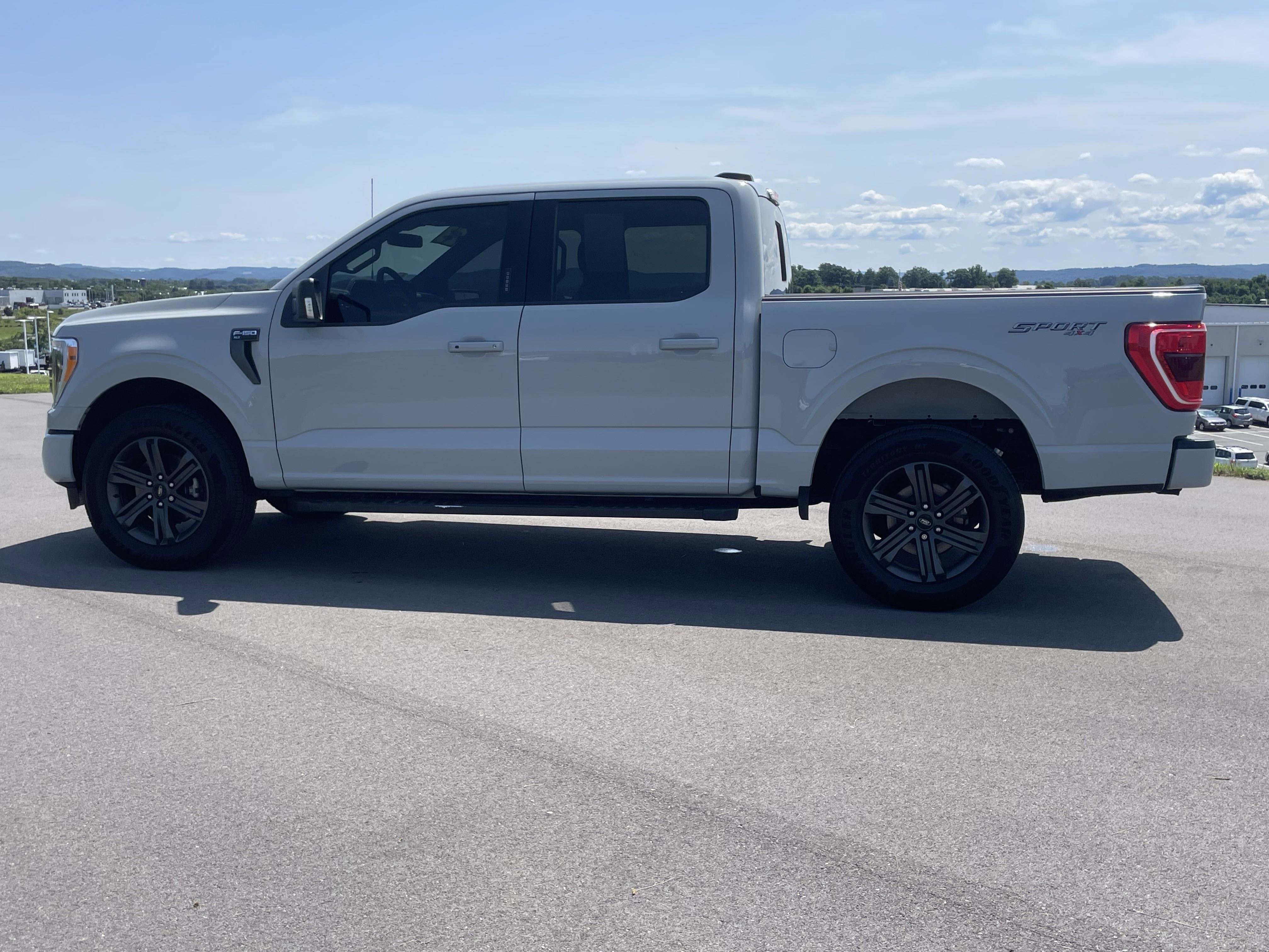 2023 Ford F-150 XLT photo 4
