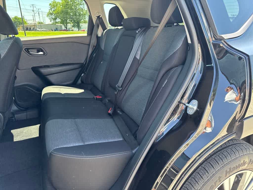 2023 Nissan Rogue SV photo 22