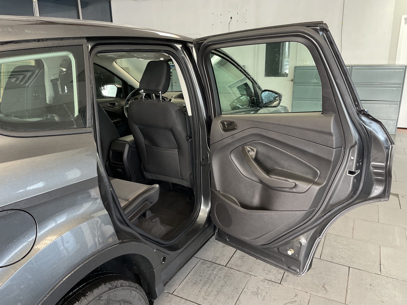 2019 Ford Escape S photo 29