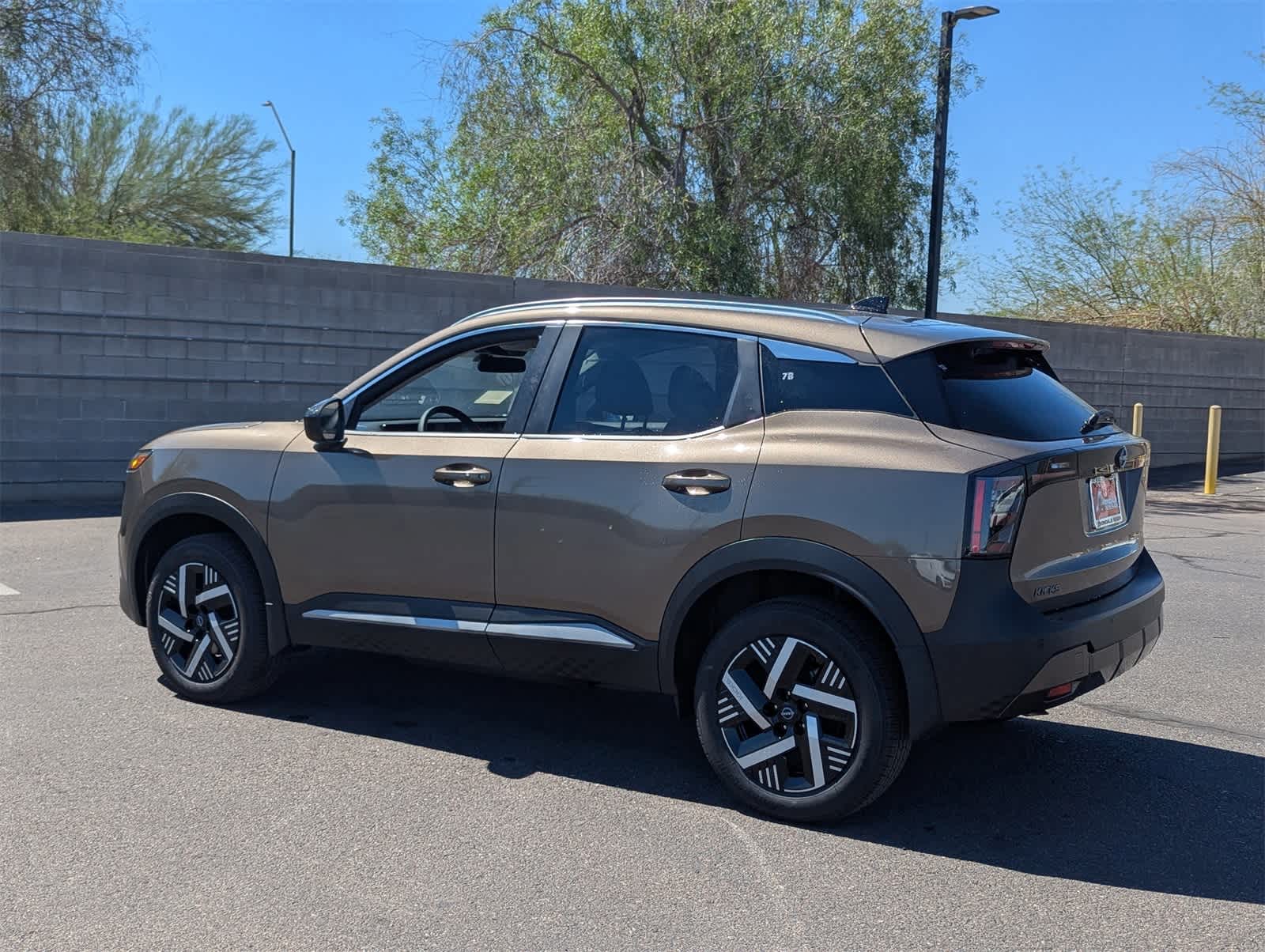 2026 Nissan Kicks SV photo 2