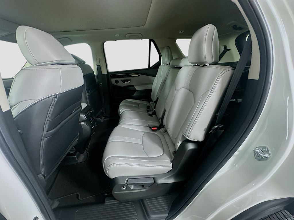2025 Honda Pilot Touring photo 15