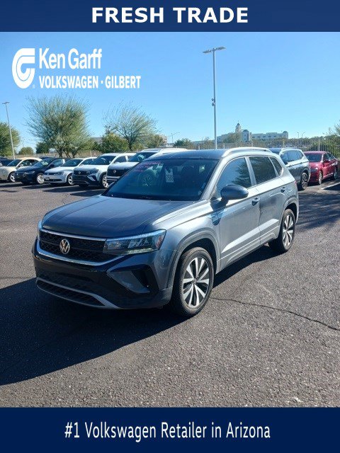 2022 Volkswagen Taos SE's photo