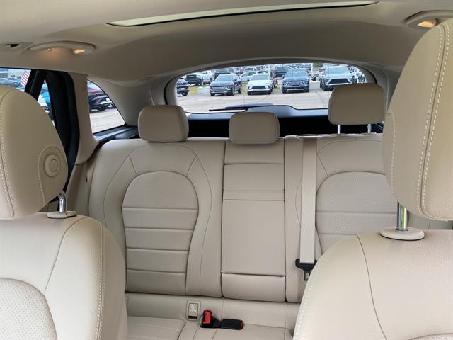 2022 Mercedes Benz GLC 300 4MATIC photo 9