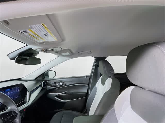 2025 Chevrolet Trax LS photo 9