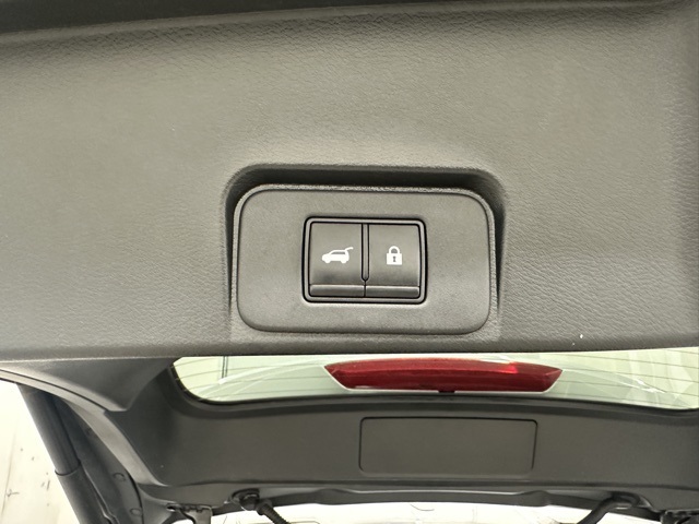 2021 Nissan Rogue SV photo 13