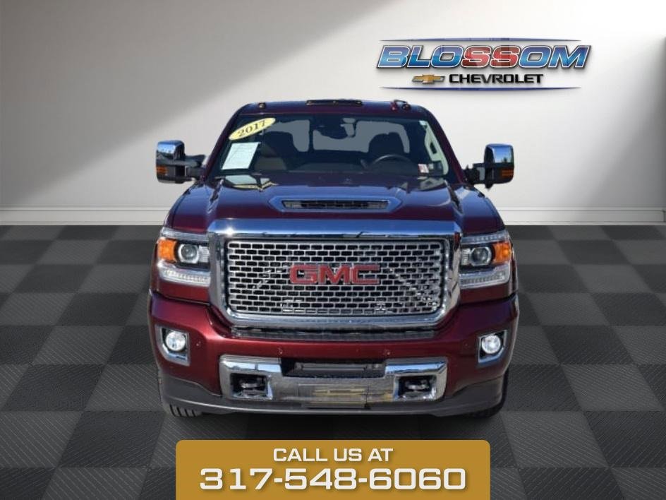 2017 Gmc Sierra 2500 HD Denali photo 2