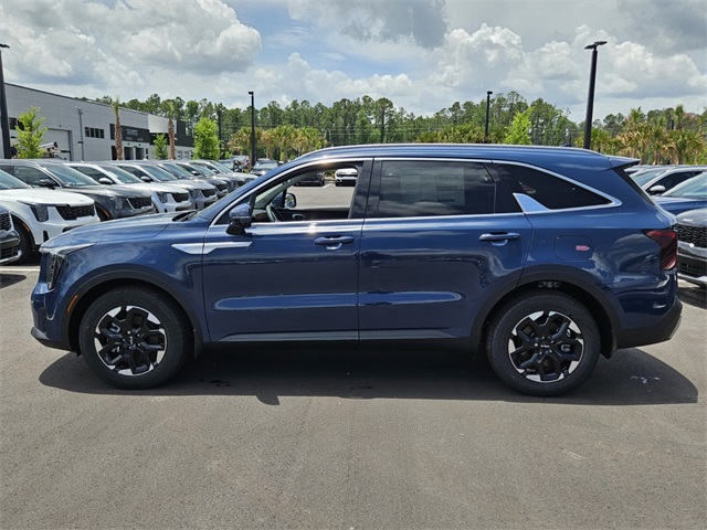 2025 Kia Sorento S photo 2