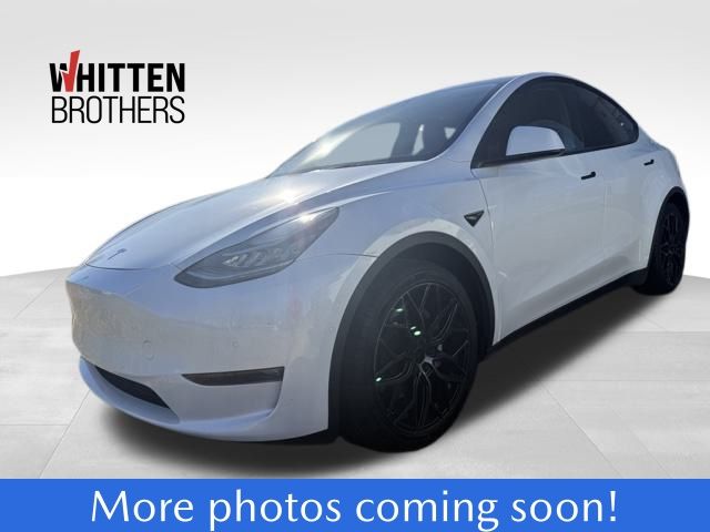 2022 Tesla Model Y Long Range's photo