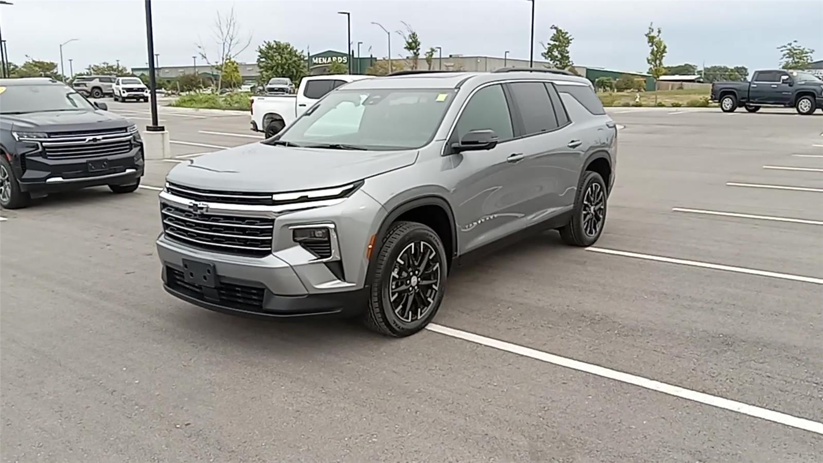 2026 Chevrolet Traverse photo 2