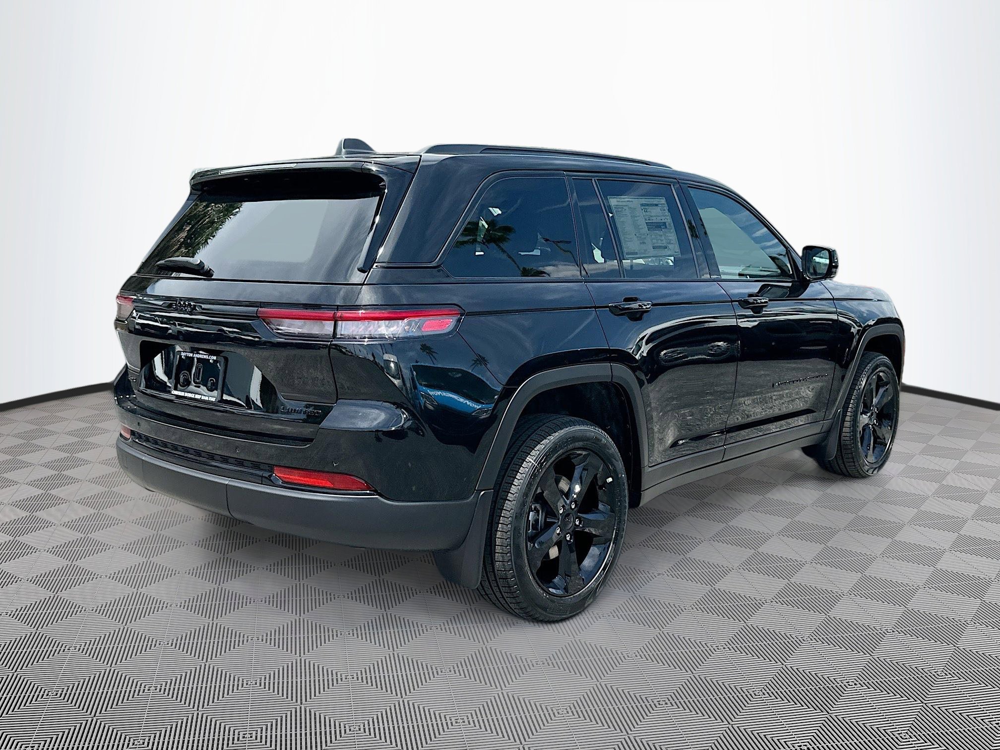 2025 Jeep Grand Cherokee Limited photo 2