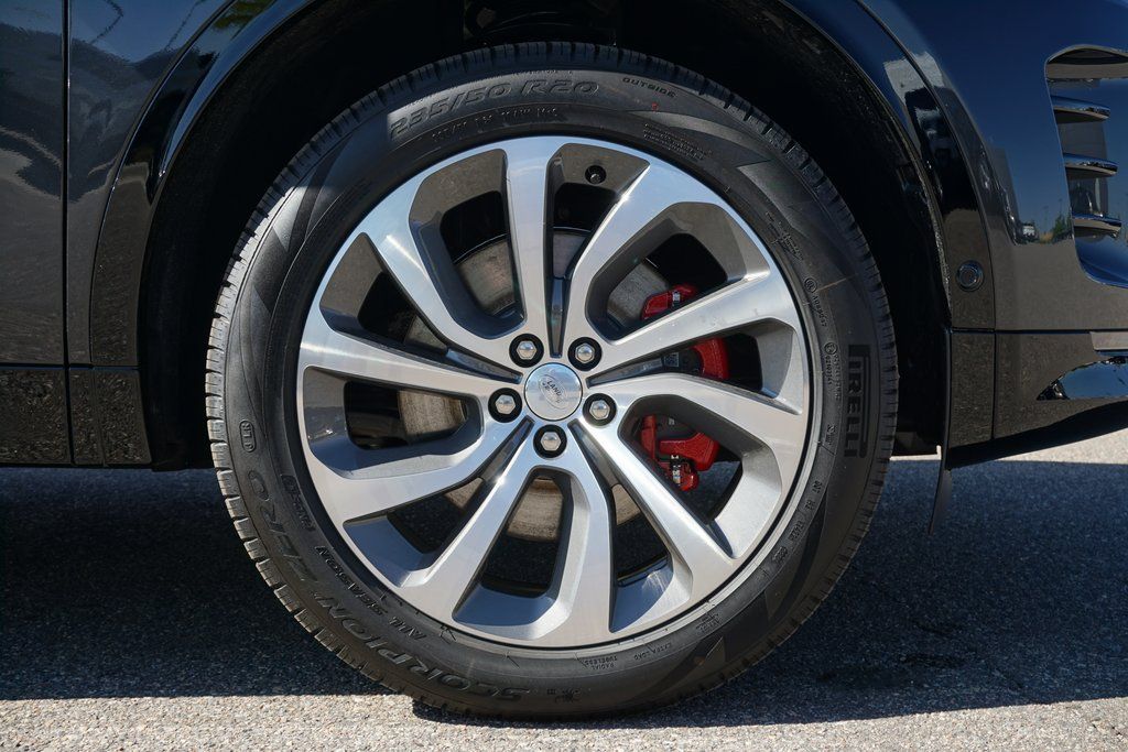 2025 Land Rover Discovery Sport SE photo 33