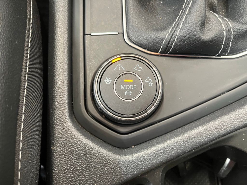2022 Volkswagen Taos SE photo 13