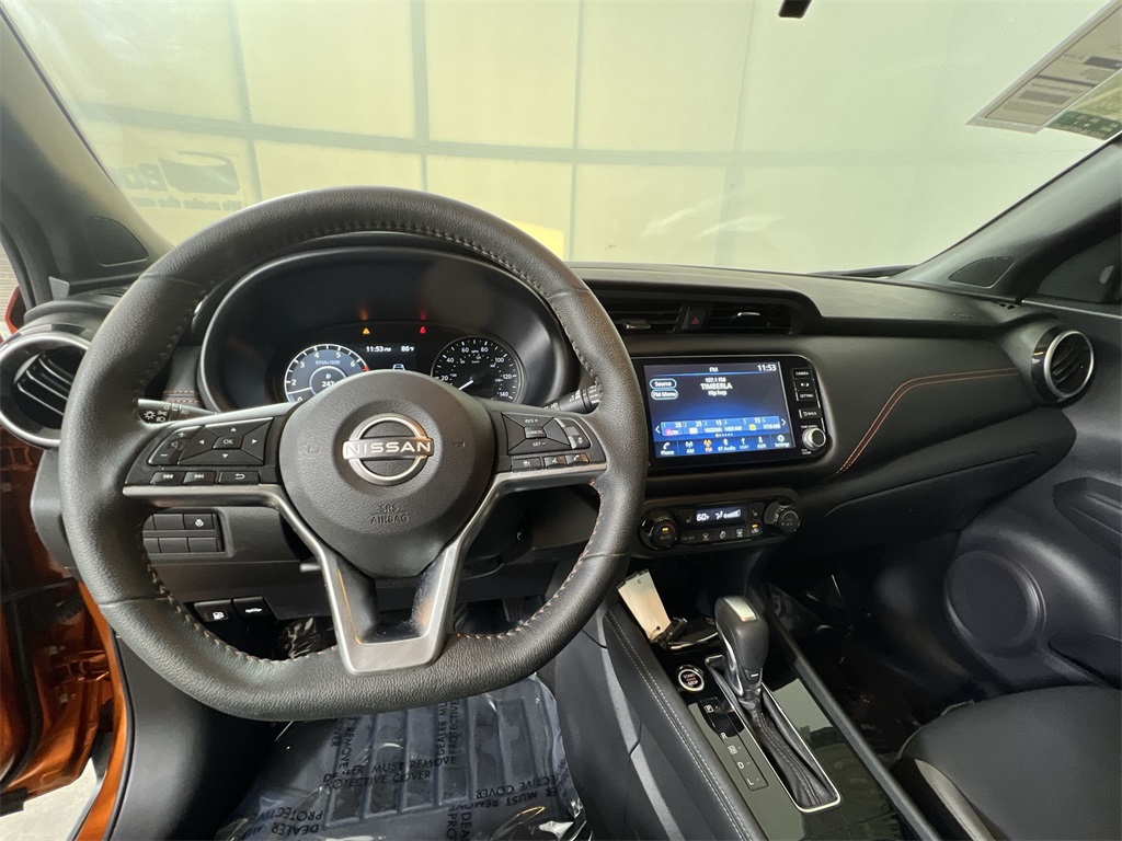 2023 Nissan Kicks SR photo 11