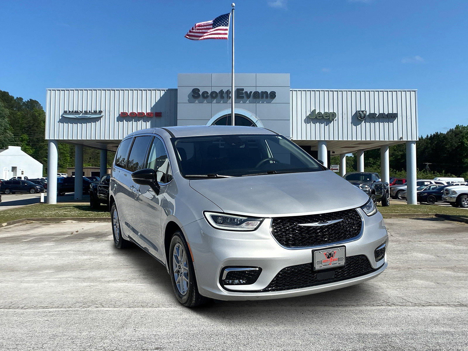 2024 Chrysler Pacifica Touring L's photo