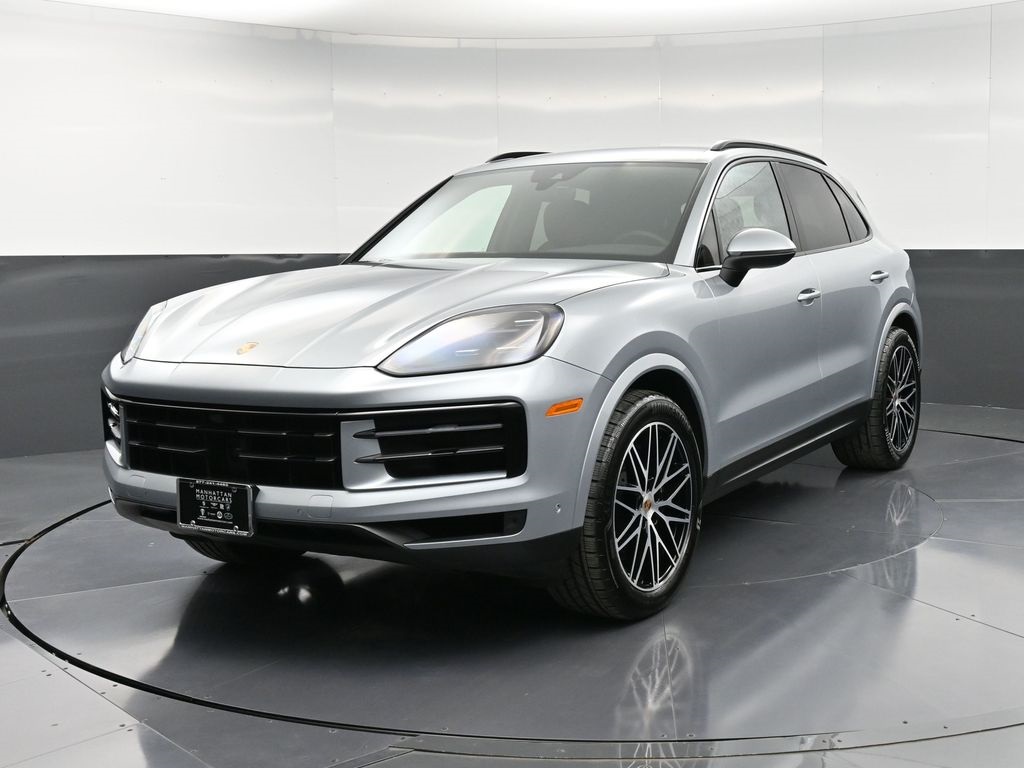 2025 Porsche Cayenne Base's photo