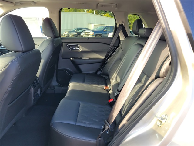 2025 Nissan Rogue Platinum photo 16