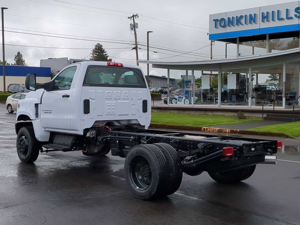 2024 Chevrolet Silverado 5500HD Work Truck photo 4