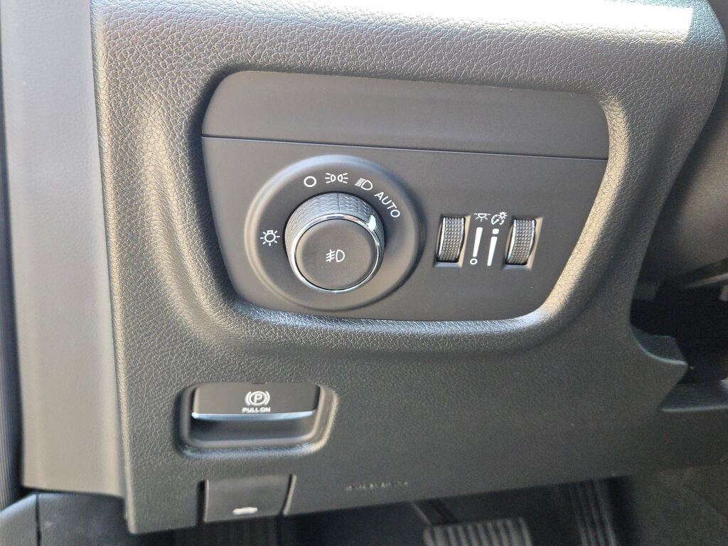 2025 Jeep Grand Cherokee Limited photo 21