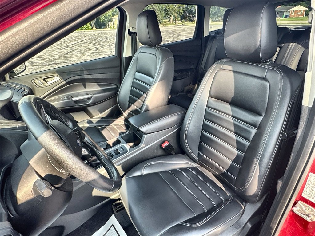 2019 Ford Escape SEL photo 12