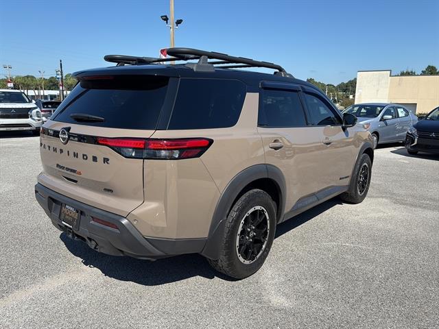 2023 Nissan Pathfinder SV photo 4