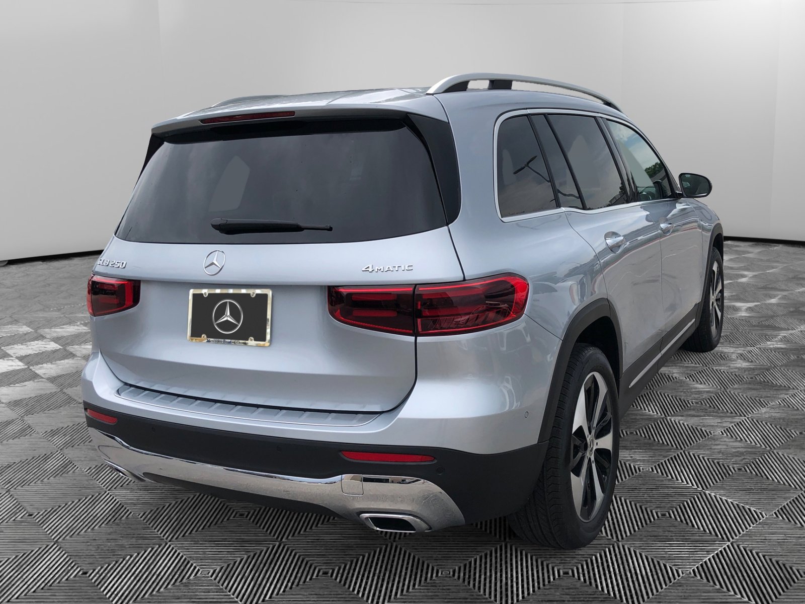 2025 Mercedes Benz GLB 250 4MATIC photo 5
