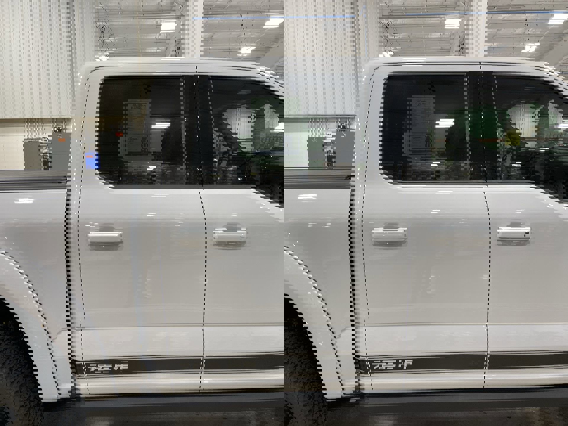 2025 Ford F-150 Lariat photo 21