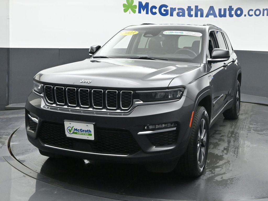 2023 Jeep Cherokee 4xe photo 3