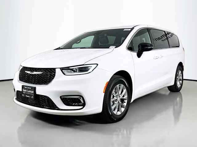 2026 Chrysler Pacifica photo 3