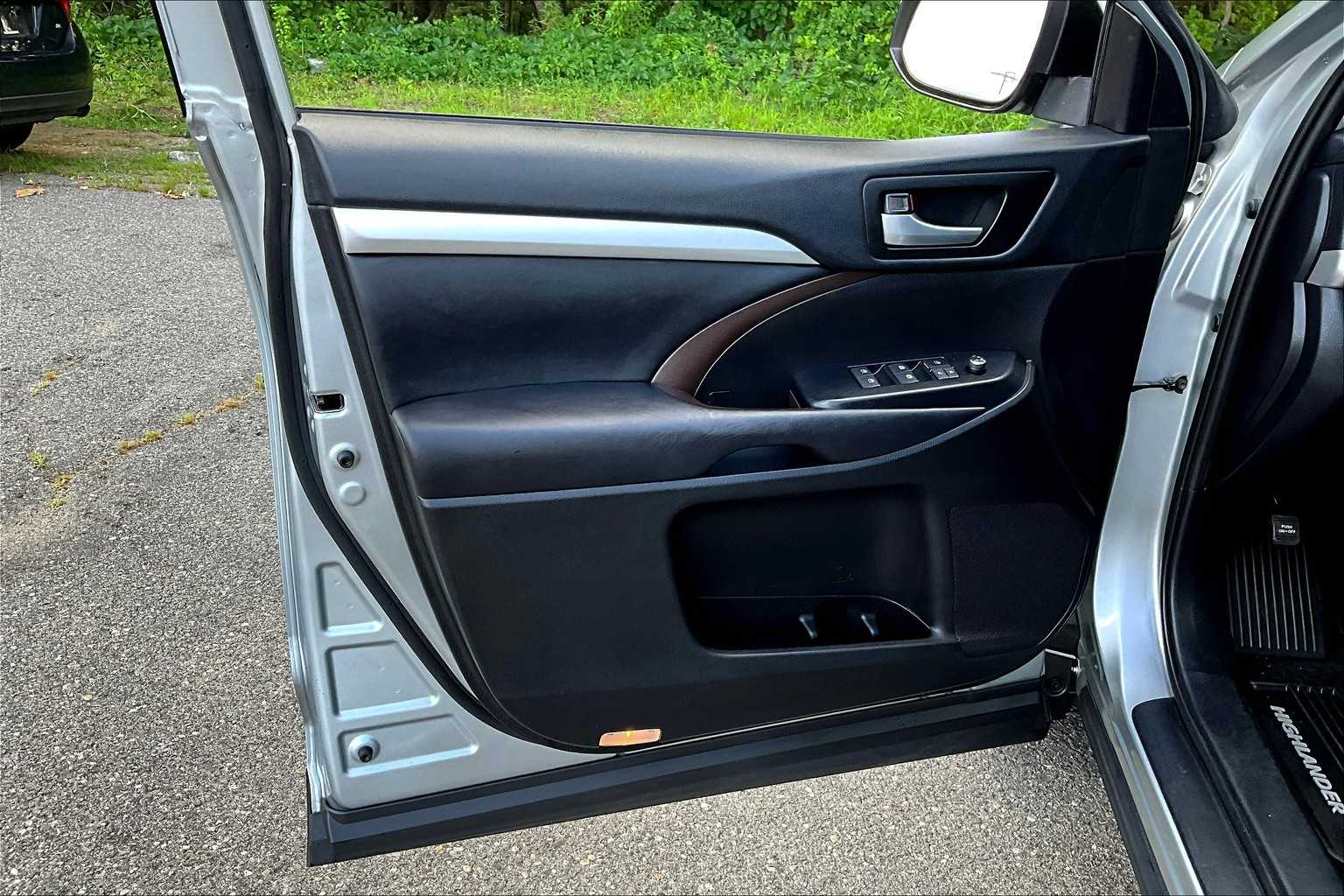 2019 Toyota Highlander XLE photo 20