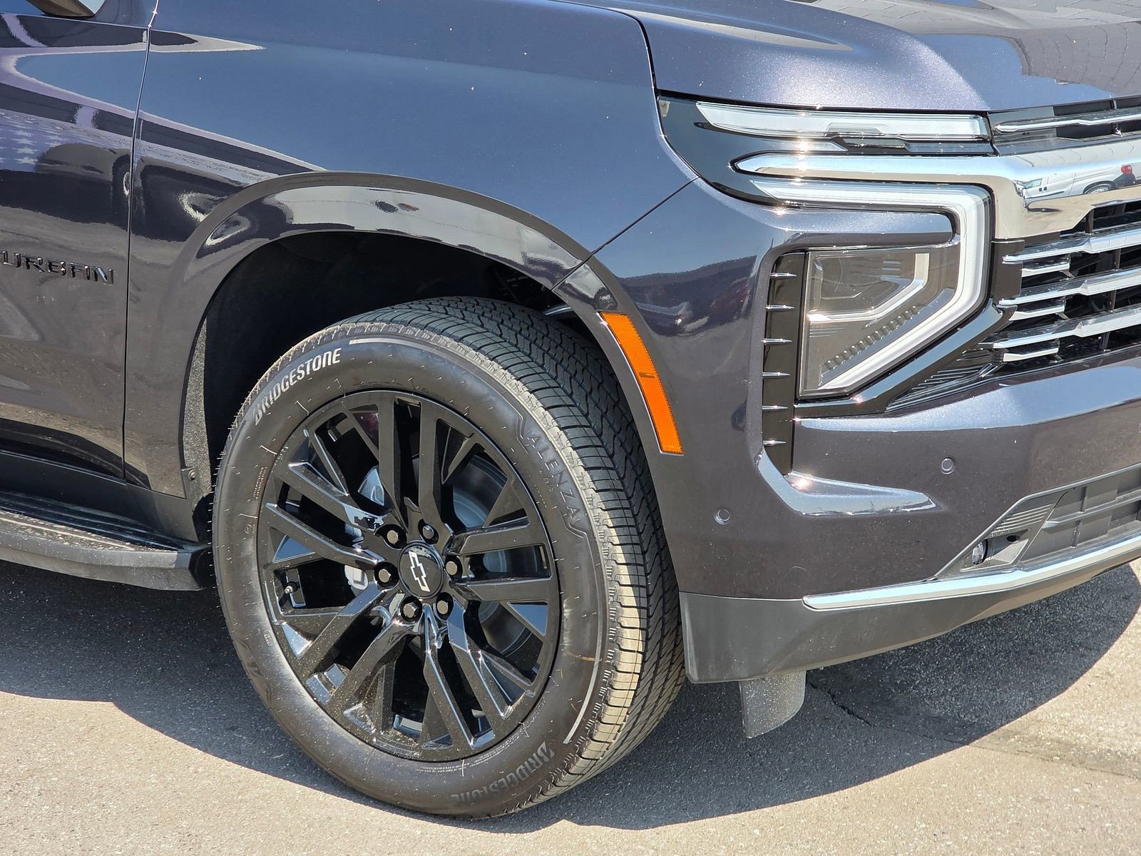 2025 Chevrolet Suburban Premier photo 4