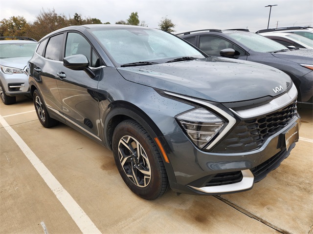 2024 Kia Sportage LX's photo