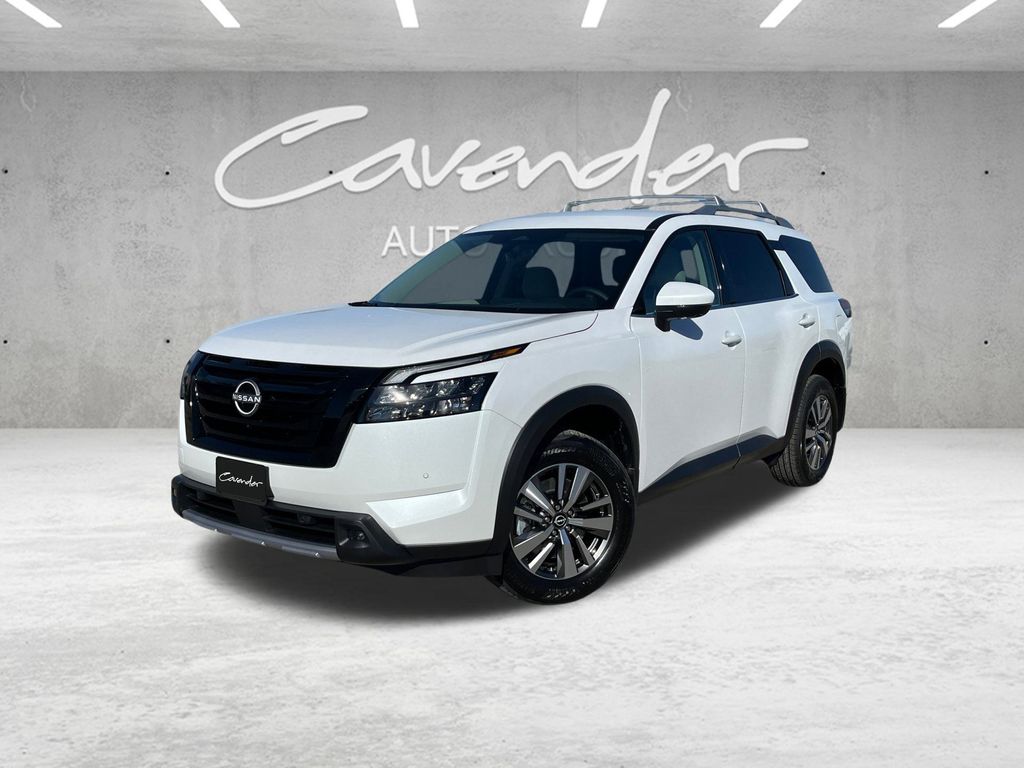 2025 Nissan Pathfinder SL's photo
