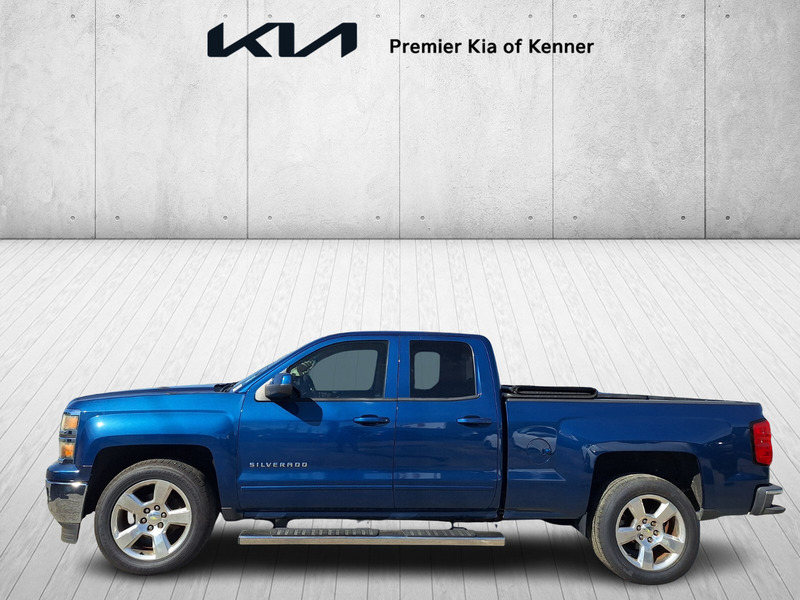 2015 Chevrolet Silverado 1500 LT photo 2