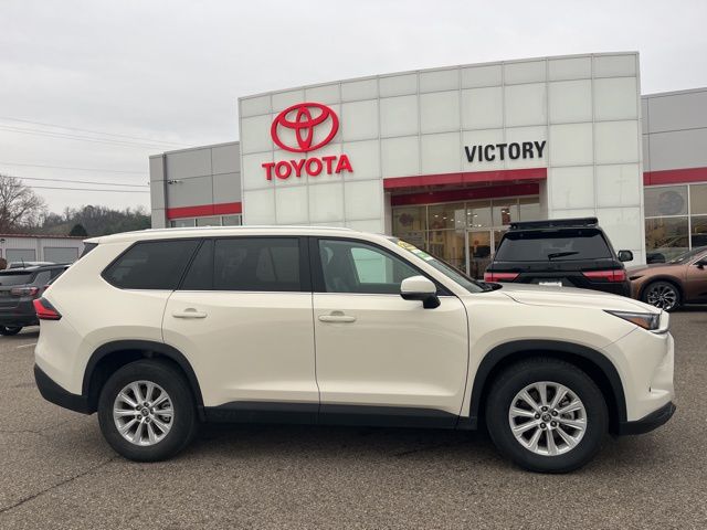 2024 Toyota Grand Highlander XLE photo 3