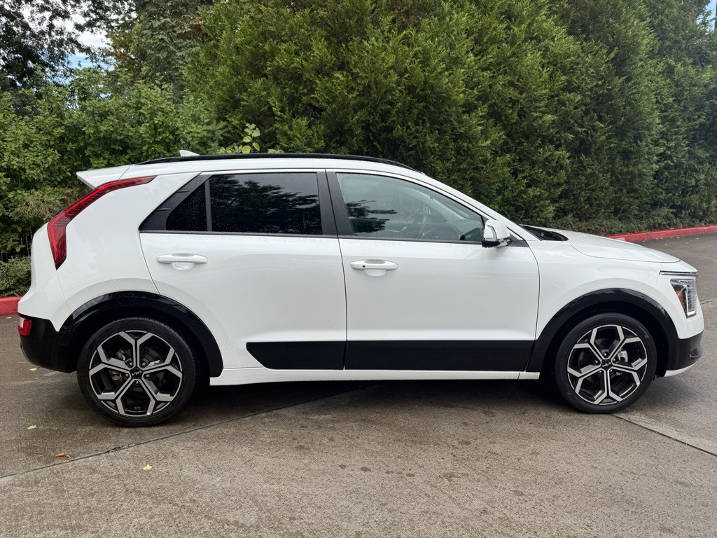 2023 Kia Niro EX Touring photo 3