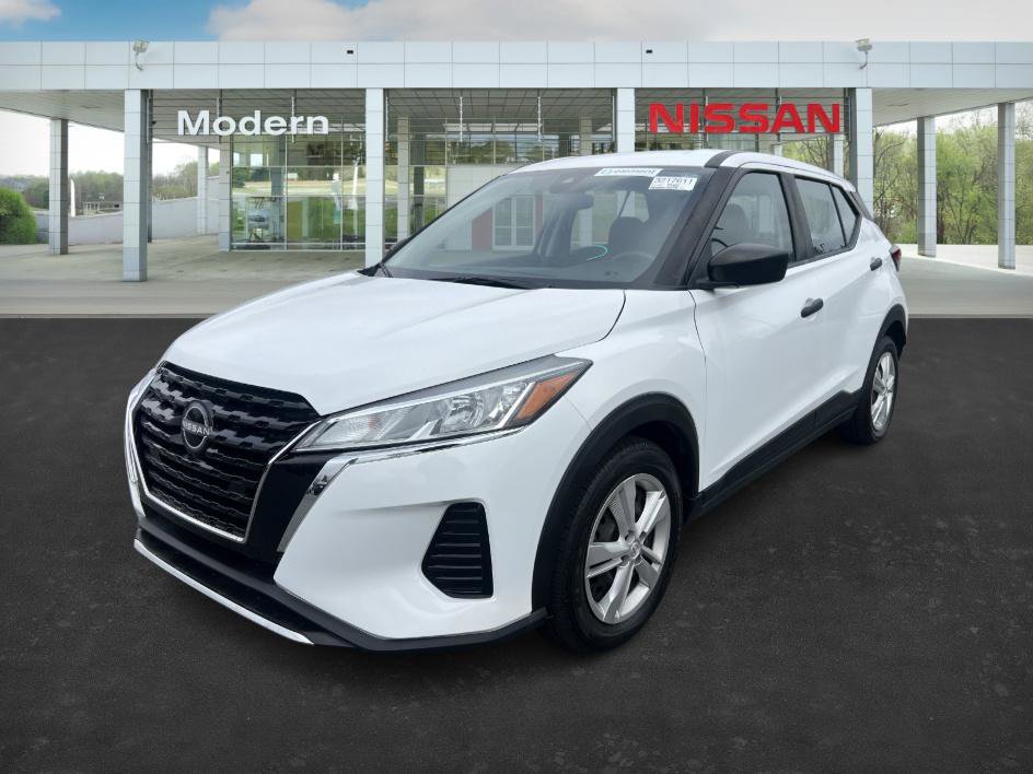 2023 Nissan Kicks S's photo