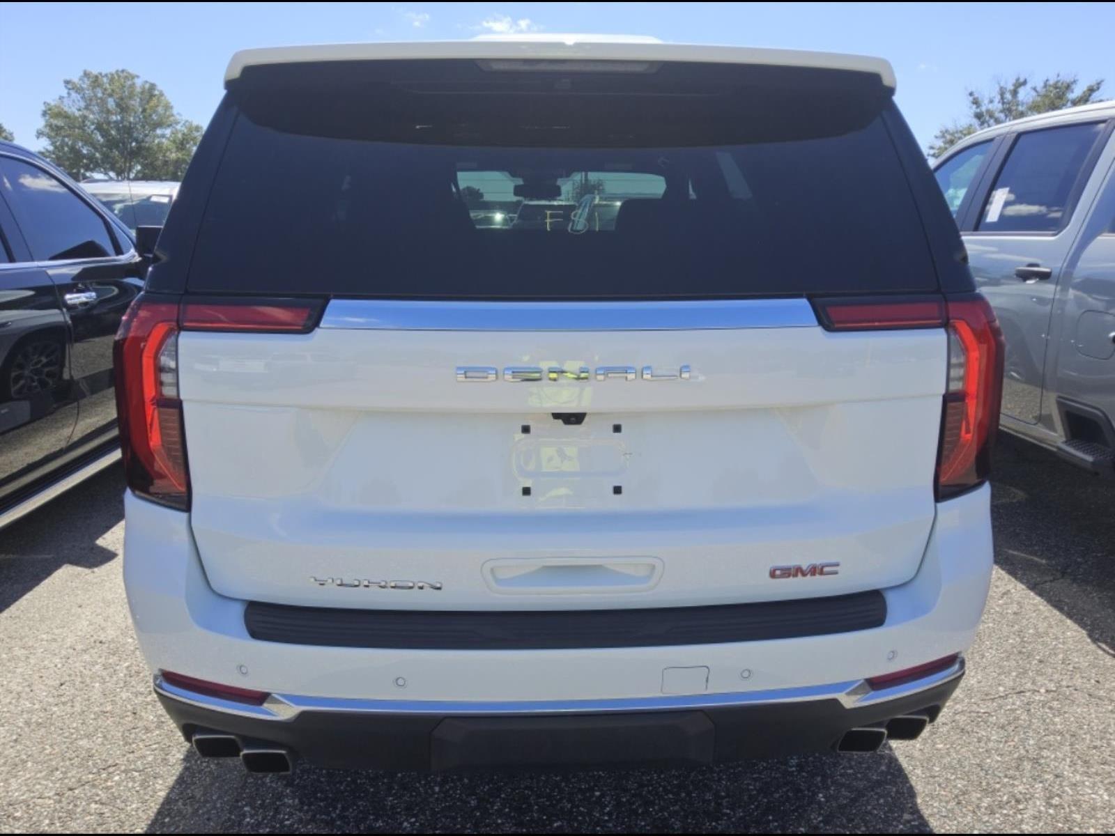 2025 Gmc Yukon Denali photo 3