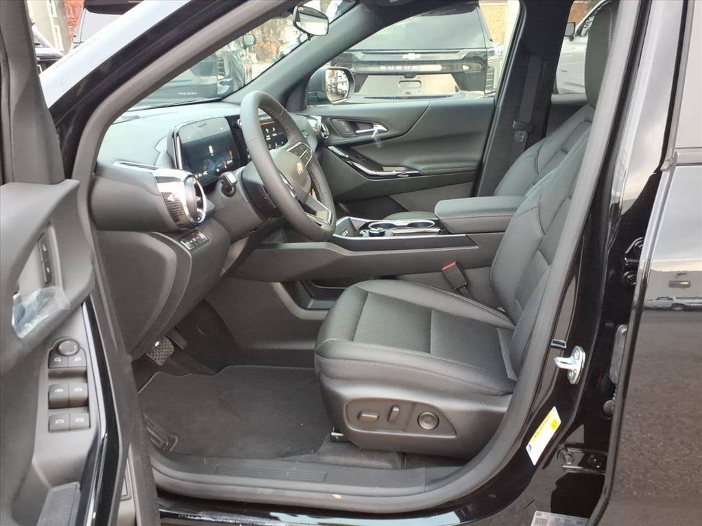 2026 Chevrolet Equinox LT photo 4