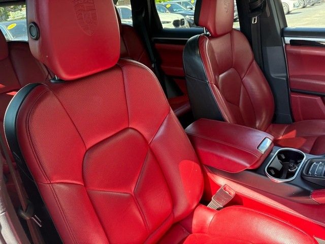 2017 Porsche Cayenne Platinum Edition photo 34