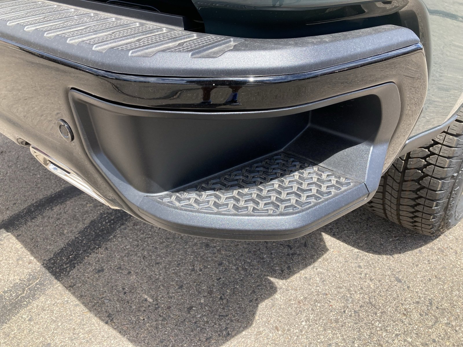 2025 Chevrolet Silverado 1500 LT Trail Boss photo 4