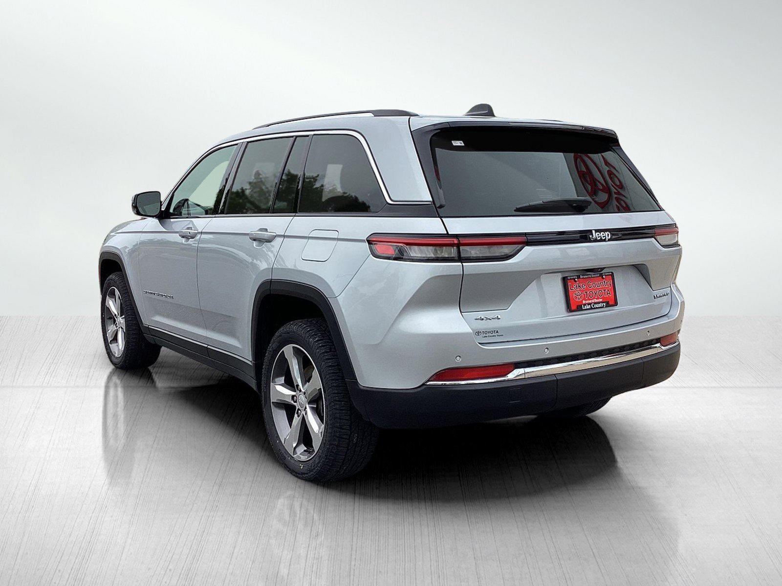 2022 Jeep Grand Cherokee Limited photo 3