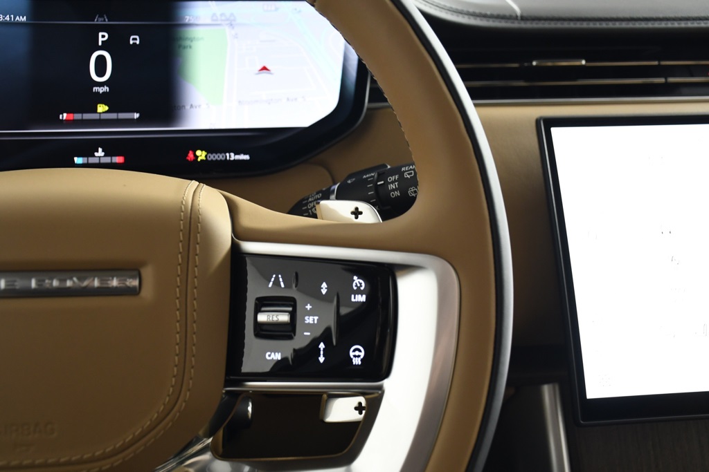 2025 Land Rover Range Rover SE photo 27