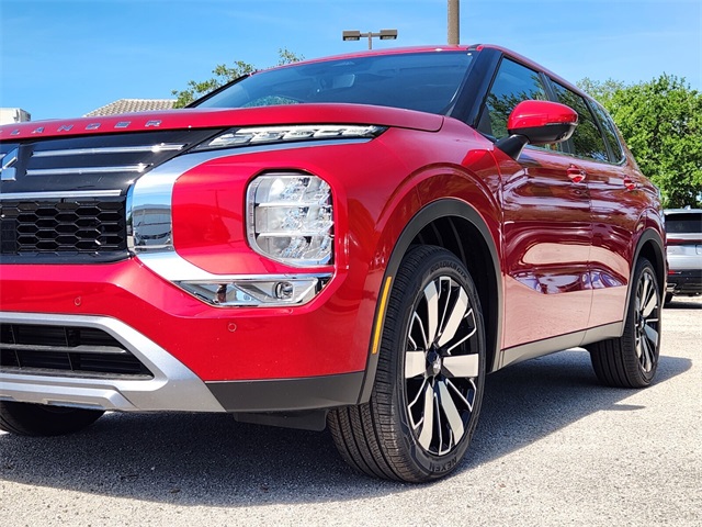 2025 Mitsubishi Outlander SE photo 3