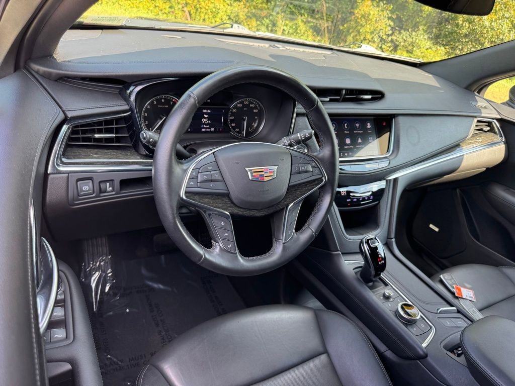 2022 Cadillac XT5 Premium Luxury photo 3