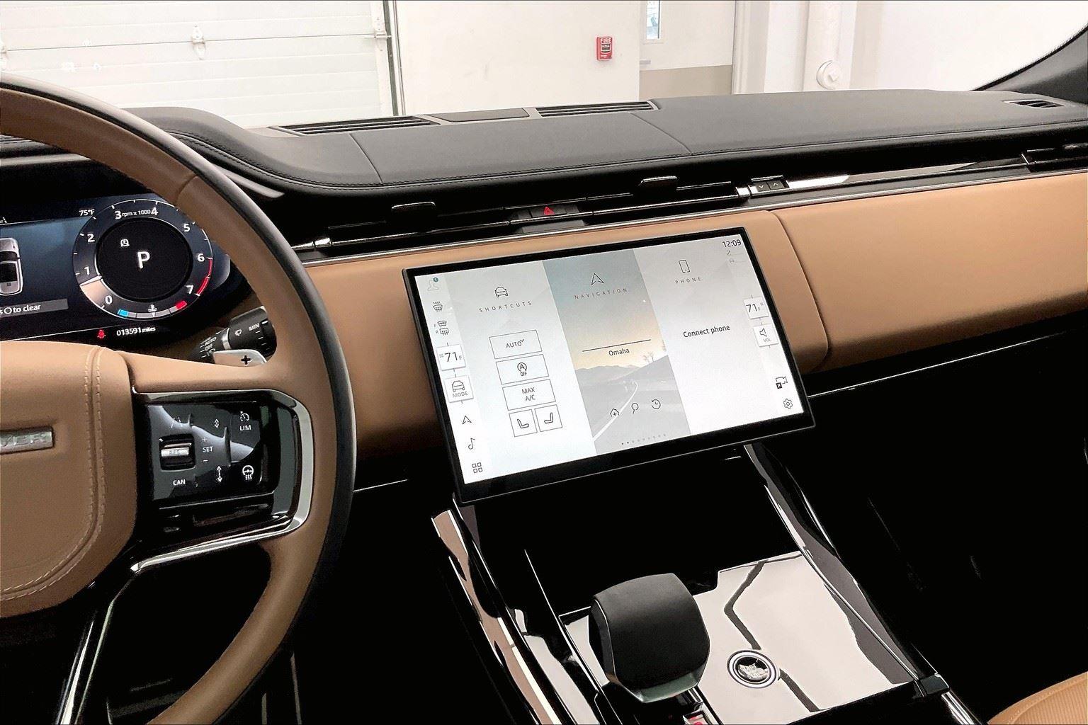 2025 Land Rover Range Rover Sport SE photo 4