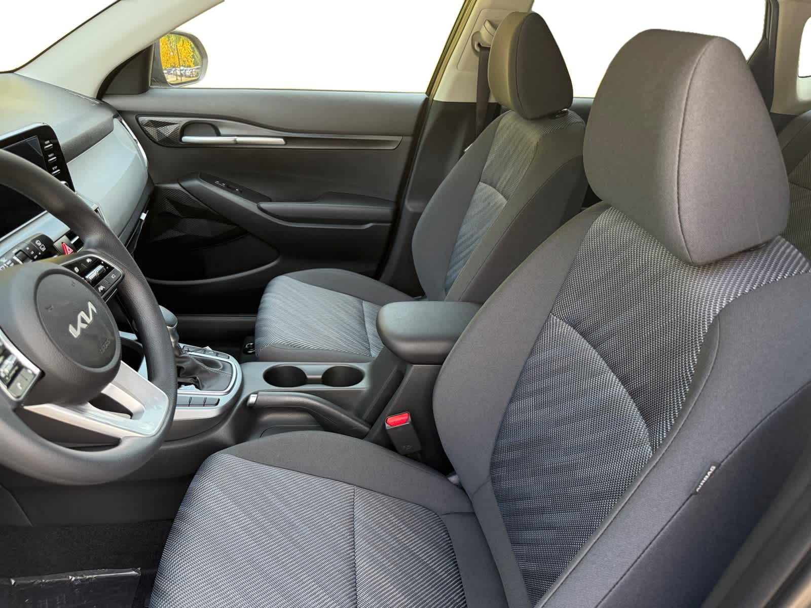 2026 Kia Seltos LX photo 8