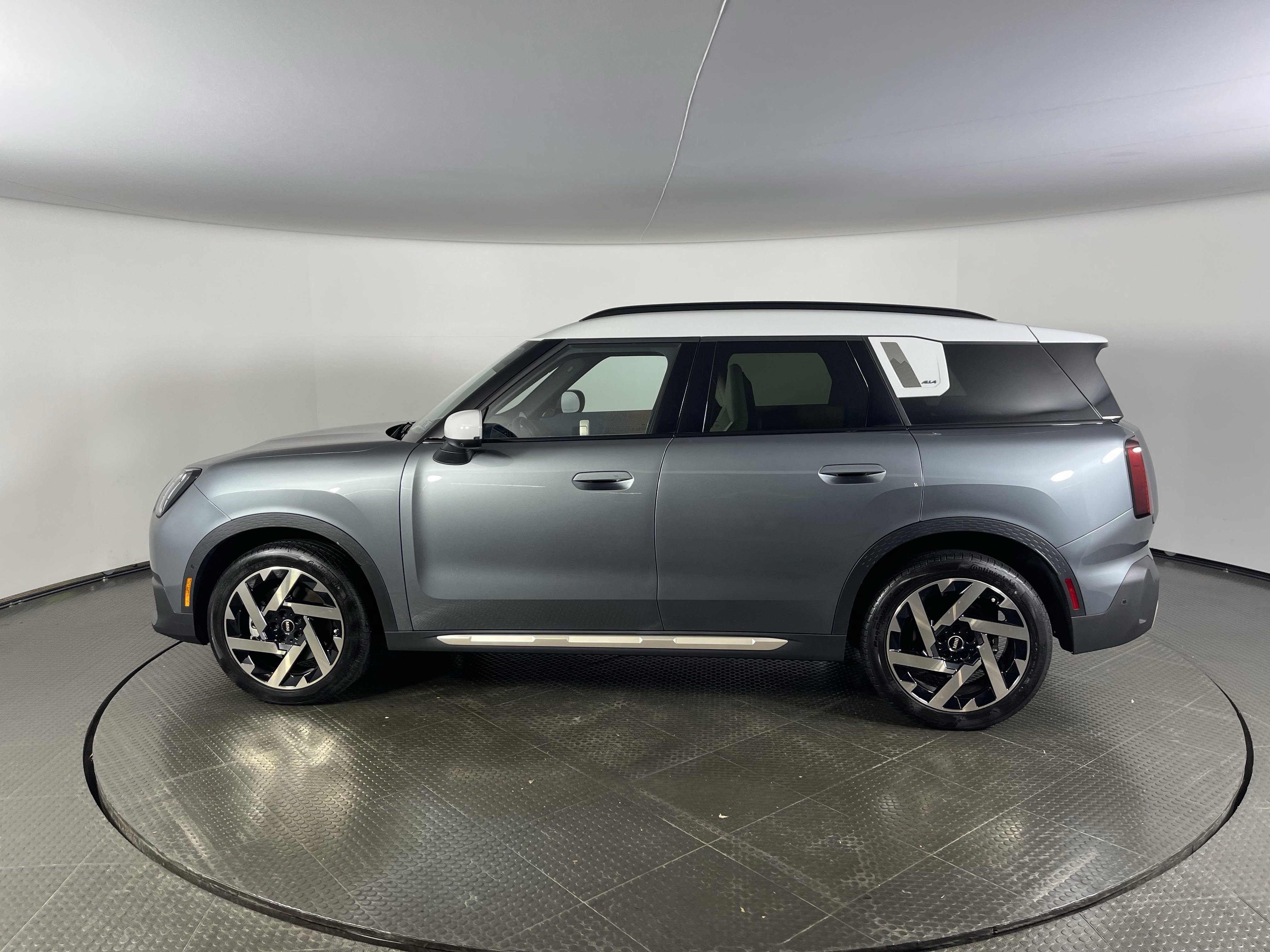 2025 Mini Cooper S ALL4 photo 11