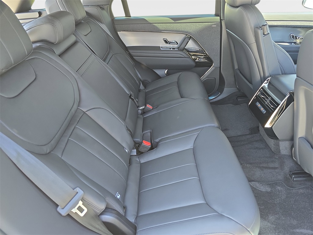 2025 Land Rover Range Rover Sport SE photo 11