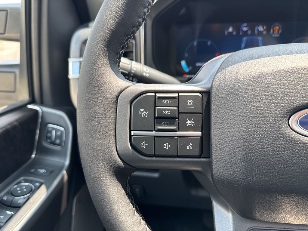 2025 Ford F-350 Lariat photo 24